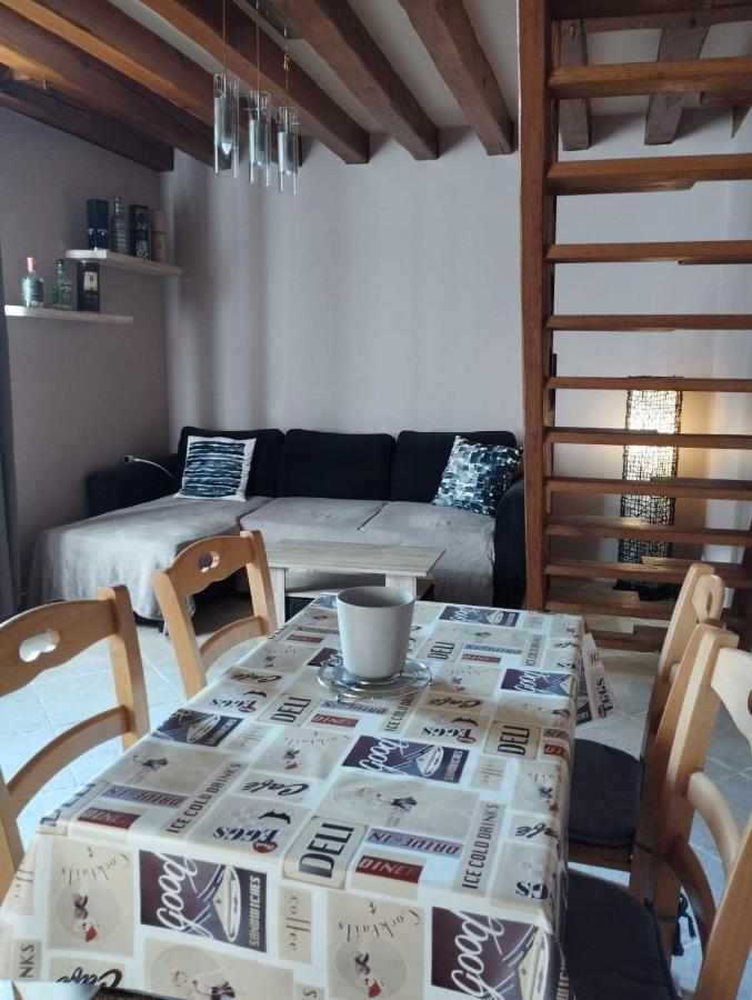 Апартаменти Charmante Petite Maison De Bourg Autry-le-Chatel Екстер'єр фото